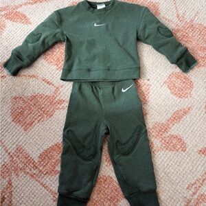 Nike Kids Dark Green Sweatpants & Joggers Set